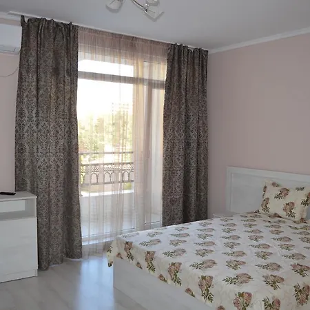 Bratanov Premier Apartment *