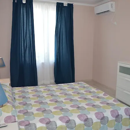 Bratanov Premier Apartment *